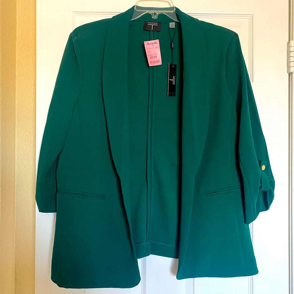 Tahari Evergreen Blazer size XL new with tags